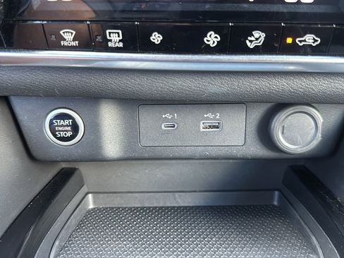 Used 2023 Nissan Rogue SV AWD/4WD image 34