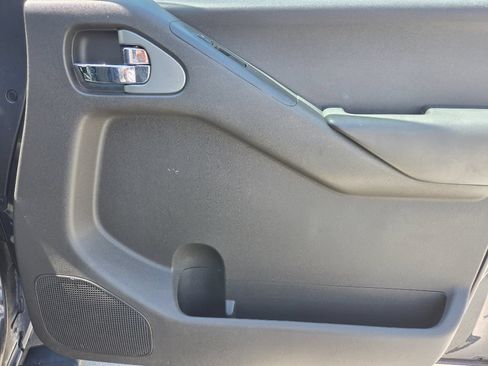 Used 2013 Nissan Frontier Desert Runner RWD image 25
