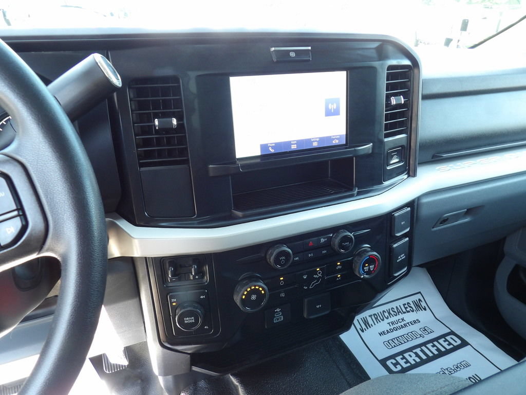 Used 2025 Ford F550 4x4 Crew Cab image 23