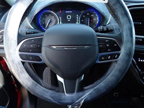 New 2027 Chrysler Pacifica Select AWD/4WD image 15