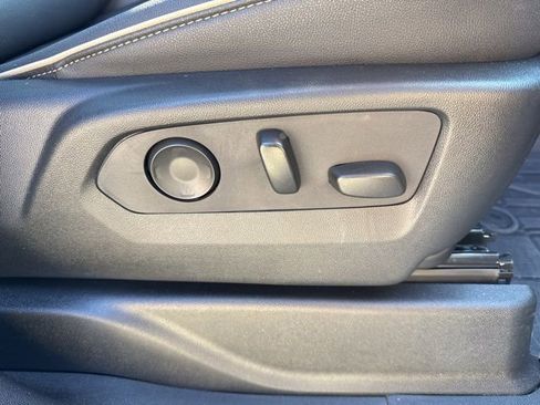 Used 2024 Chevrolet Suburban Premier image 35