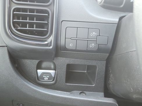 Used 2025 RAM ProMaster 2500 w/ Convenience Group image 10