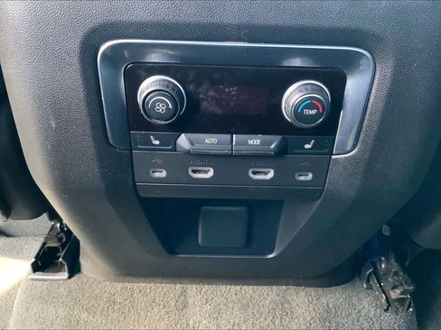 Used 2021 Chevrolet Suburban LT w/ LT Signature Package image 34