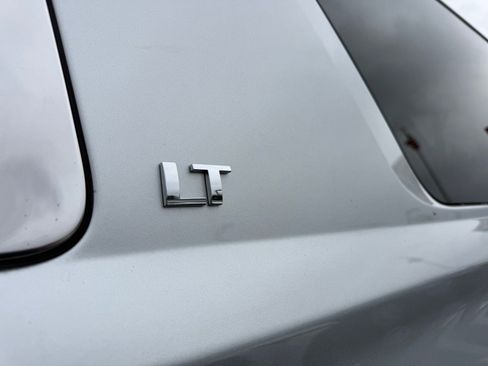 Used 2019 Chevrolet Suburban LT image 10