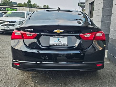 Used 2018 Chevrolet Malibu LT FWD image 4