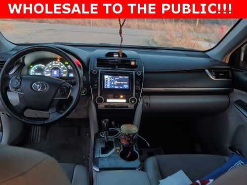 Used 2012 Toyota Camry XLE w/ Leather Pkg image 14
