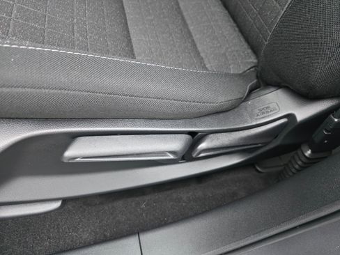 Certified 2025 Honda HR-V LX image 26