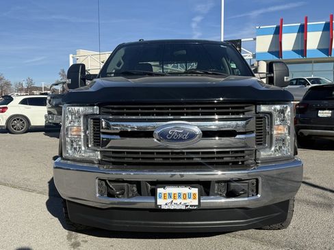 Used 2019 Ford F250 XLT image 2