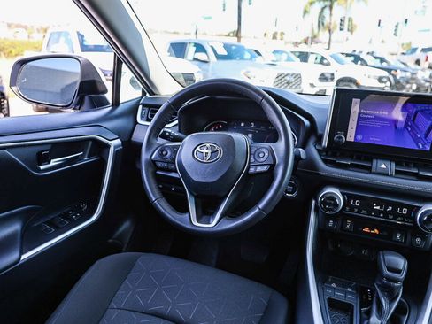Certified 2023 Toyota RAV4 XLE w/ Convenience Package FWD image 5
