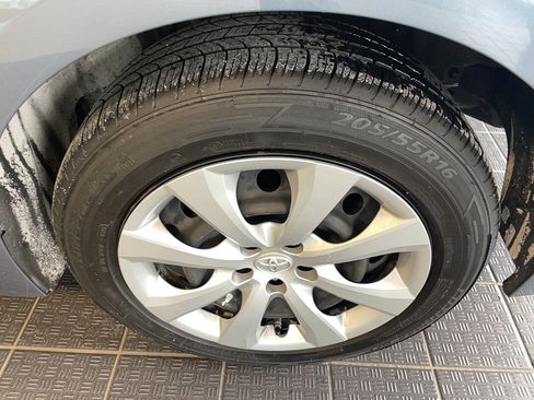 Used 2022 Toyota Corolla LE image 5