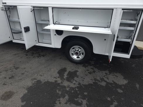 Used 2019 GMC Savana 3500 w/ Power Convenience Package image 4