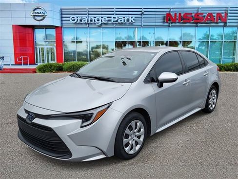 Used 2025 Toyota Corolla LE image 4