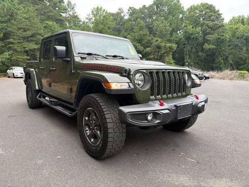 Used 2023 Jeep Gladiator Rubicon w/ Cold Weather Group AWD/4WD image 4