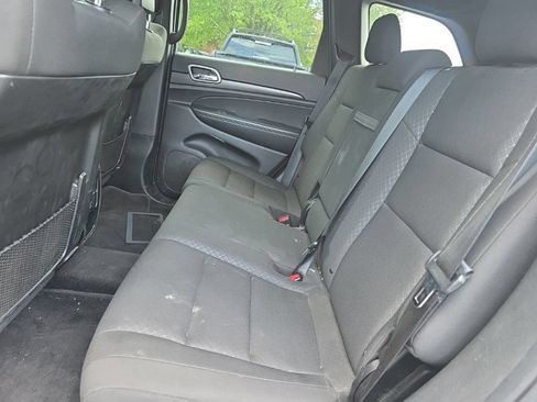 Used 2018 Jeep Grand Cherokee Laredo AWD/4WD image 23