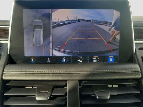 Used 2021 Chevrolet Tahoe Z71 w/ Luxury Package image 15