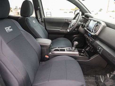 Used 2023 Toyota Tacoma TRD Off-Road AWD/4WD image 16