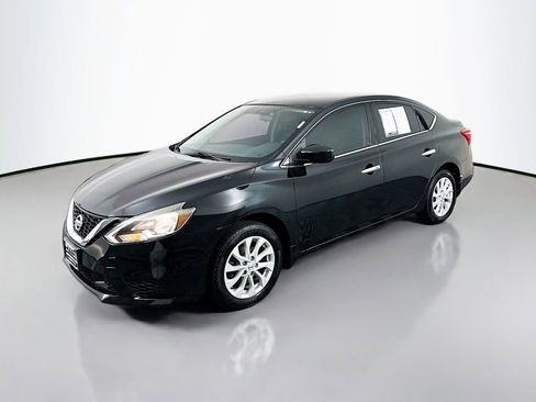 Used 2018 Nissan Sentra SV image 3