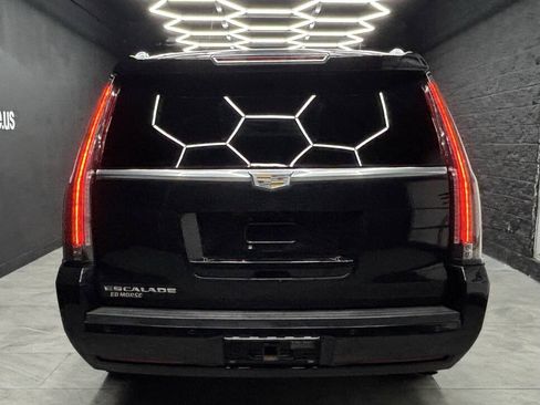 Used 2016 Cadillac Escalade ESV Platinum RWD image 8