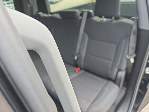Used 2025 Chevrolet Silverado 1500 LT RWD image 14