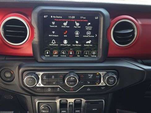 Used 2023 Jeep Wrangler Rubicon w/ Cold Weather Group image 18