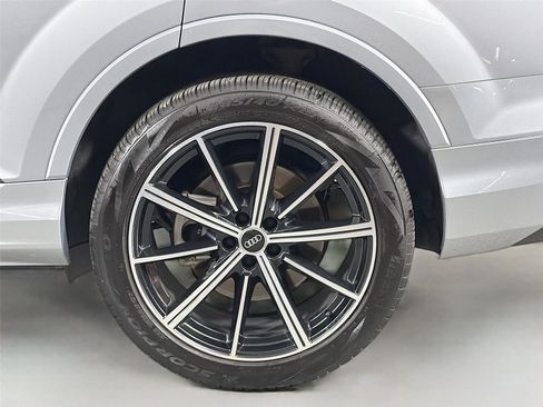 Used 2021 Audi Q7 3.0T Premium Plus w/ Executive Package AWD/4WD image 31