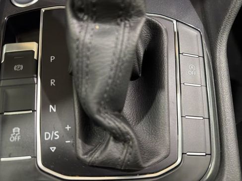 Used 2018 Volkswagen Tiguan SEL w/ 3rd Row Seat Package AWD/4WD image 39