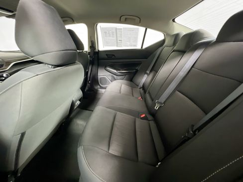 Used 2024 Nissan Altima 2.5 SV FWD image 29