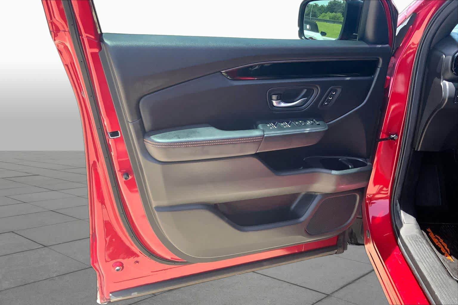 Used 2025 Honda Pilot TrailSport image 21