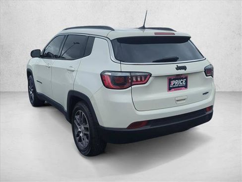 Used 2019 Jeep Compass Latitude w/ Popular Equipment Group FWD image 8