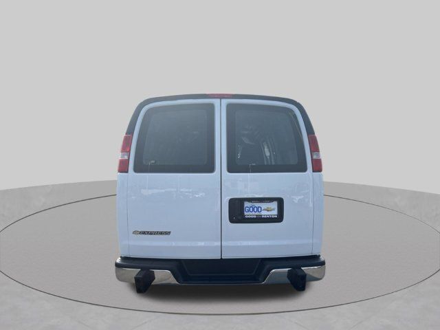 Used 2025 Chevrolet Express 2500 w/ Driver Convenience Package RWD image 4