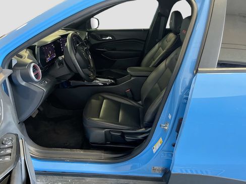 Used 2024 Chevrolet Trax RS w/ Sunroof Package FWD image 20