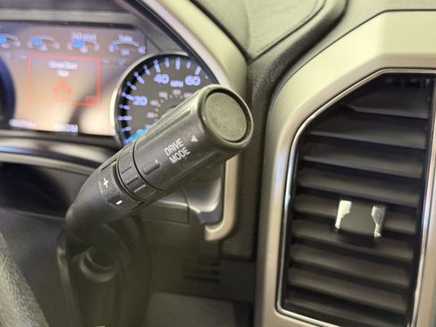 Certified 2020 Ford F250 Lariat w/ Chrome Package image 25