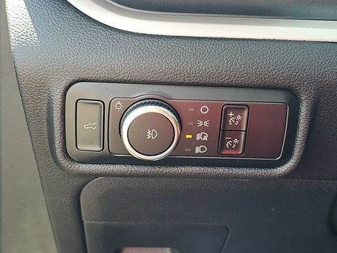 Used 2023 Ford Explorer XLT w/ Equipment Group 202A AWD/4WD image 29