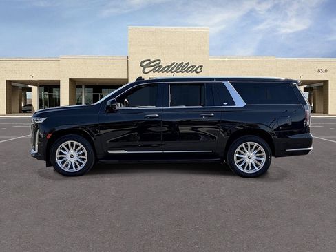 Certified 2022 Cadillac Escalade ESV Premium Luxury AWD/4WD image 8
