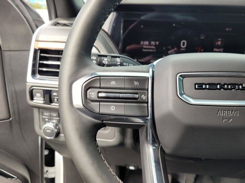 Used 2025 GMC Yukon XL Denali w/ Sun & Power Step Package AWD/4WD image 33