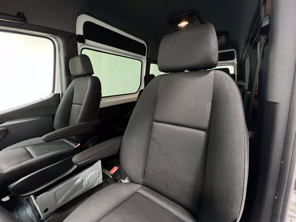 Used 2024 Mercedes-Benz Sprinter 2500 image 13