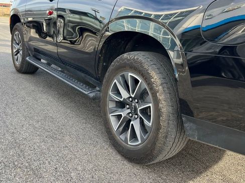 Used 2024 Chevrolet Tahoe Z71 w/ Luxury Package image 8