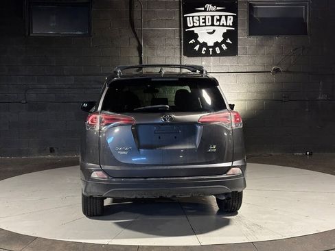 Used 2017 Toyota RAV4 LE AWD/4WD image 5