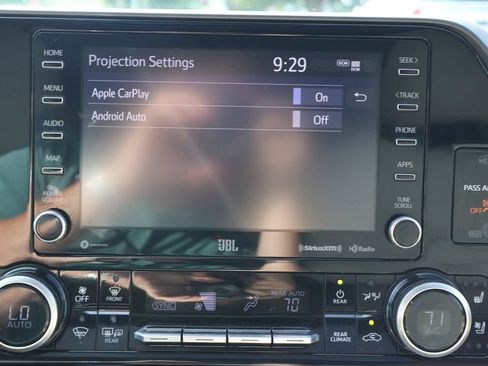 Used 2020 Toyota Highlander Limited AWD/4WD image 10
