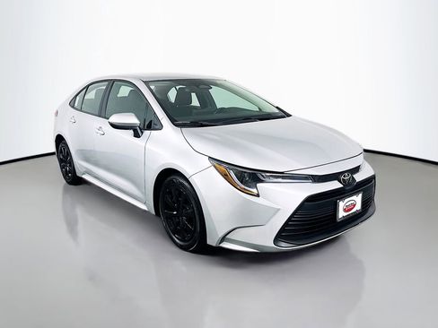 Used 2024 Toyota Corolla LE FWD image 3