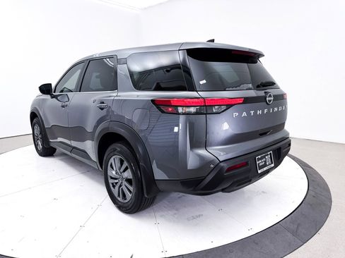 Used 2025 Nissan Pathfinder S image 16