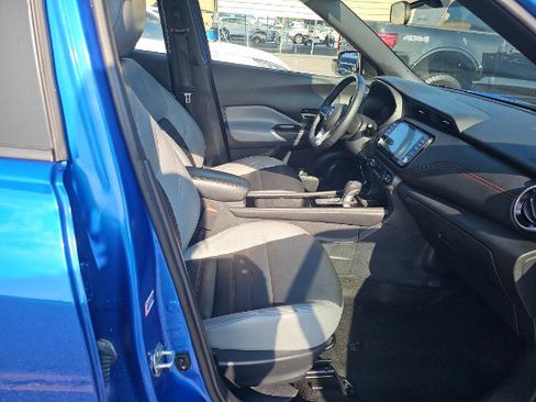 Used 2021 Nissan Kicks SR w/ SR Premium Package FWD image 5