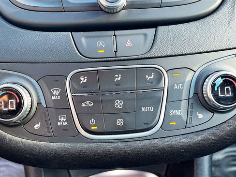 Used 2024 Chevrolet Malibu LT FWD image 15