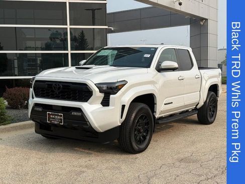 Used 2024 Toyota Tacoma TRD Sport w/ TRD Sport Premium Package AWD/4WD image 7