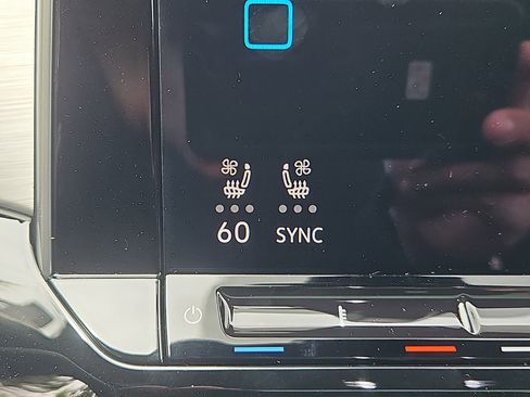 New 2026 Volkswagen Atlas Cross Sport SE AWD/4WD image 10