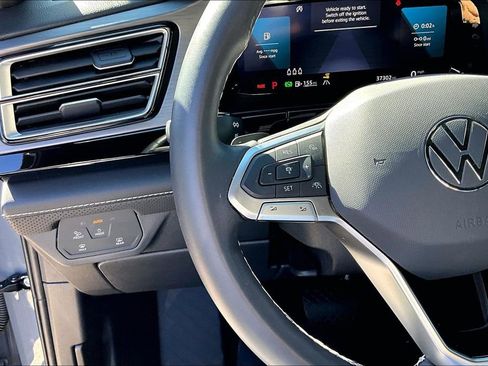 Certified 2024 Volkswagen Atlas Cross Sport SE image 24