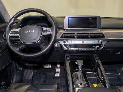 Used 2022 Kia Telluride SX w/ SX Prestige Package image 2