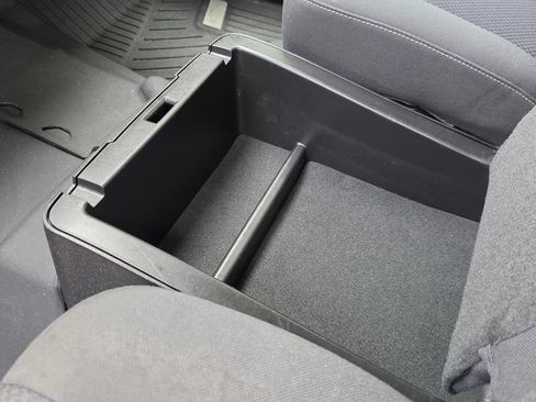 Used 2018 Chevrolet Silverado 1500 LT w/ All Star Edition RWD image 9