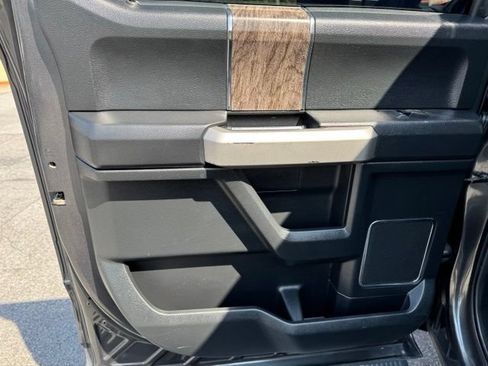 Used 2019 Ford F250 Lariat w/ Lariat Ultimate Package AWD/4WD image 13
