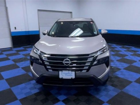 Used 2026 Nissan Rogue SV image 3